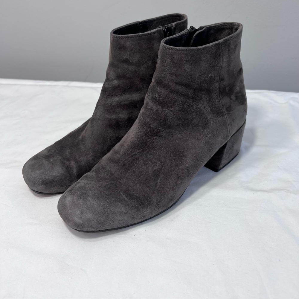 Vince Blakely gray suede ankle boots block heel side zip size 7